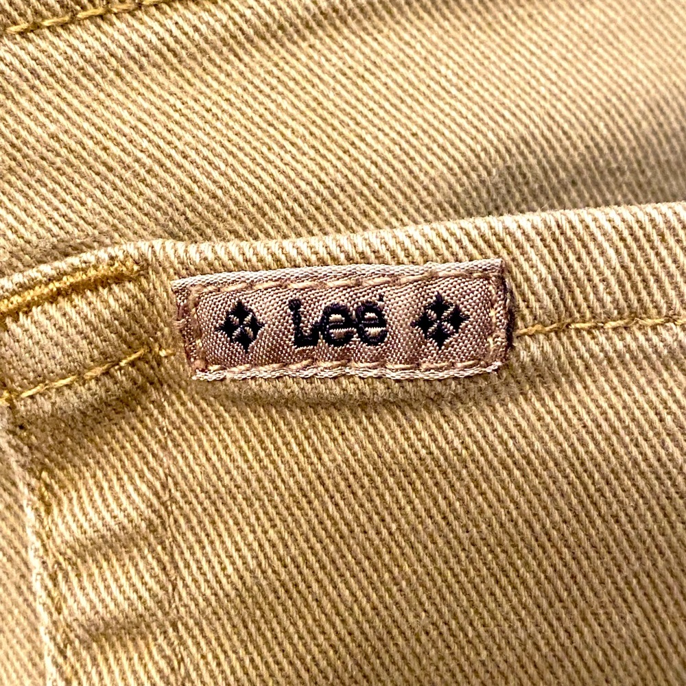 Lee Jean~Tan Woman’s Size 8 ~ Classic Fit